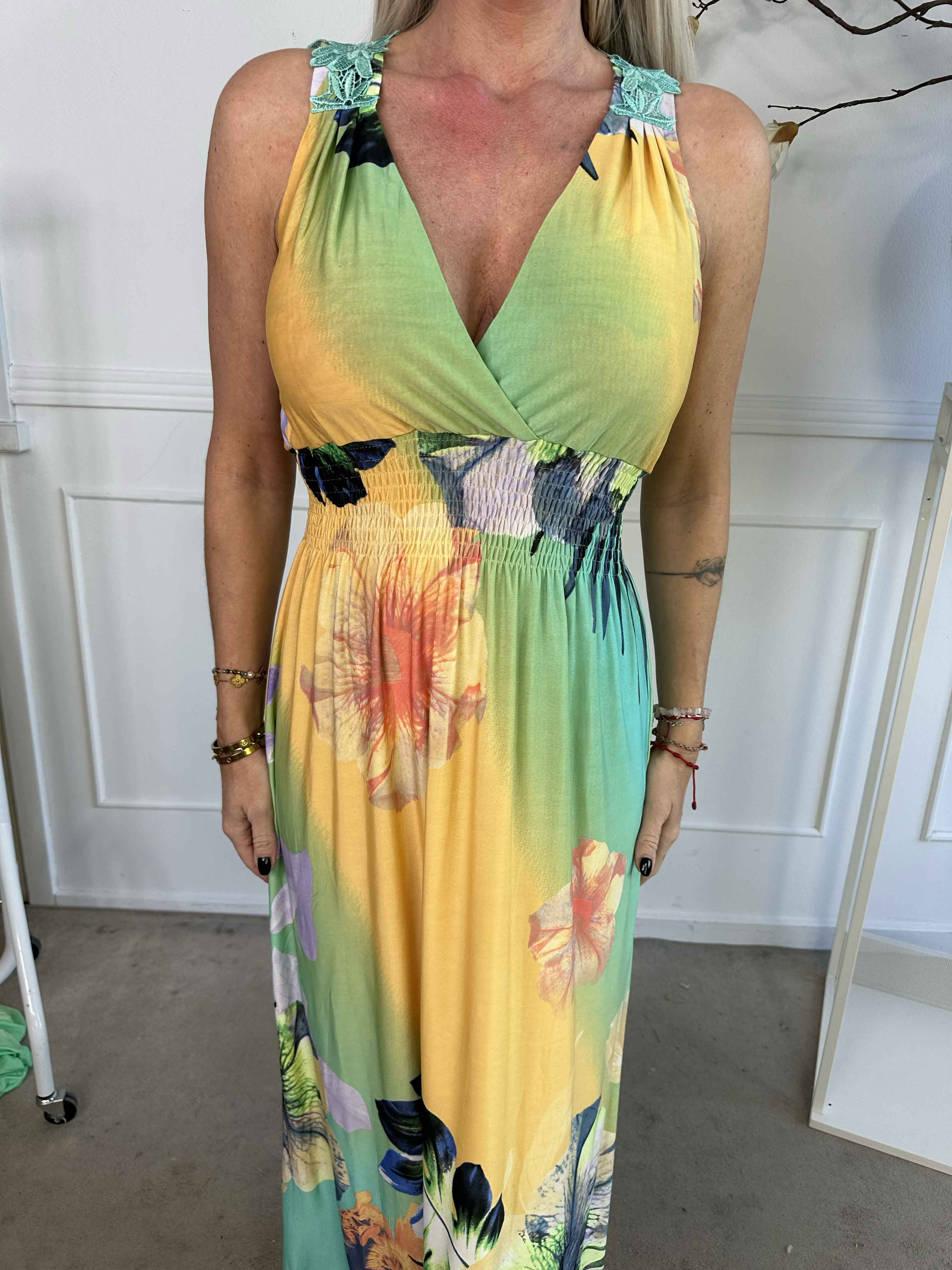 Nantes - Långklänning i stretchigt tyg med broderad rygg